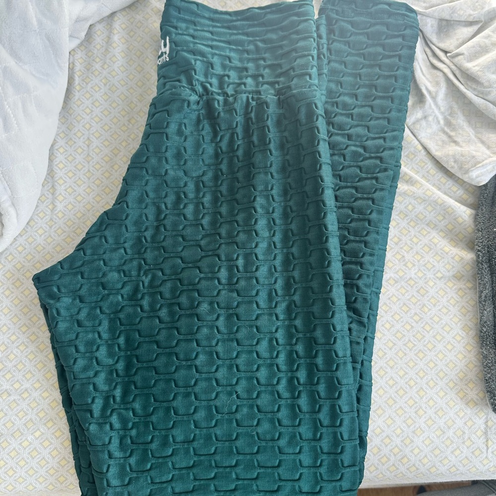 Booty by Brabants Green Textured Leggings